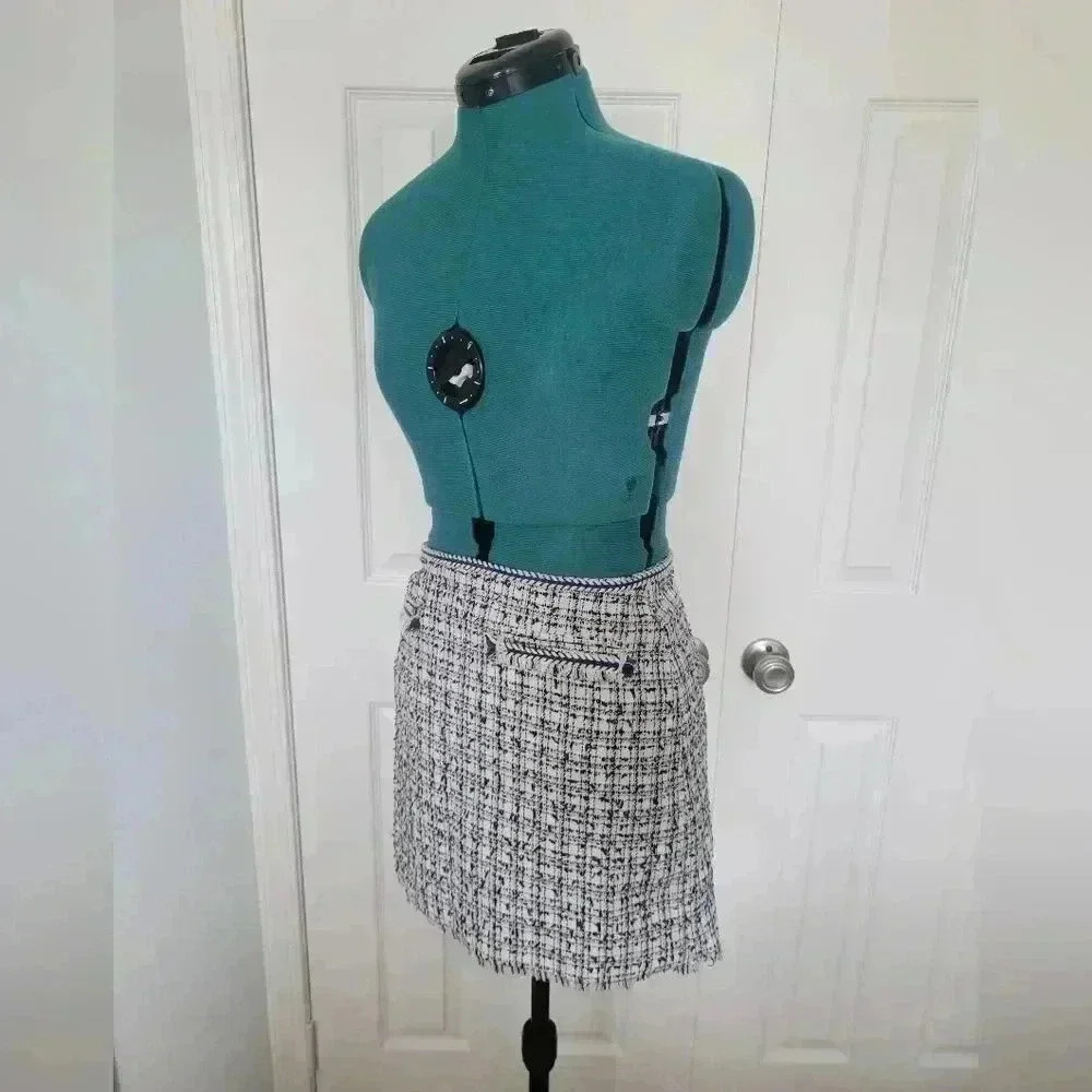 H&M Tweed White Skirt Size 8 with corded pocket details